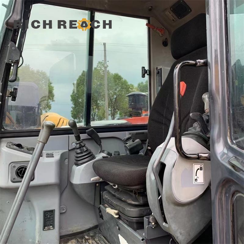Bucket close up of a 2025 Kubota KX183-3 used excavator, 8-ton low hour second-hand machine for sale $15,278 Richreach